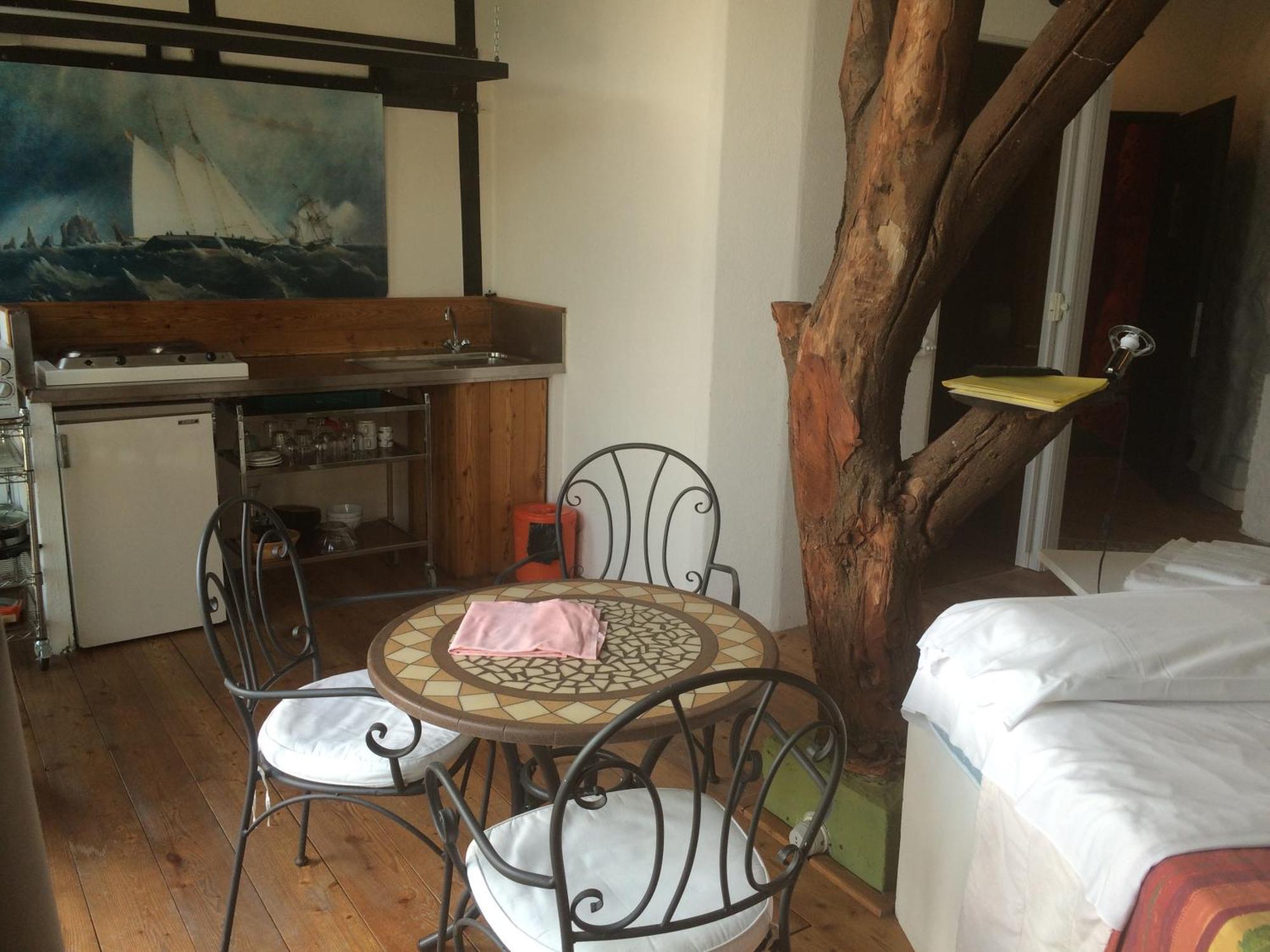 Excelsior Apartment *