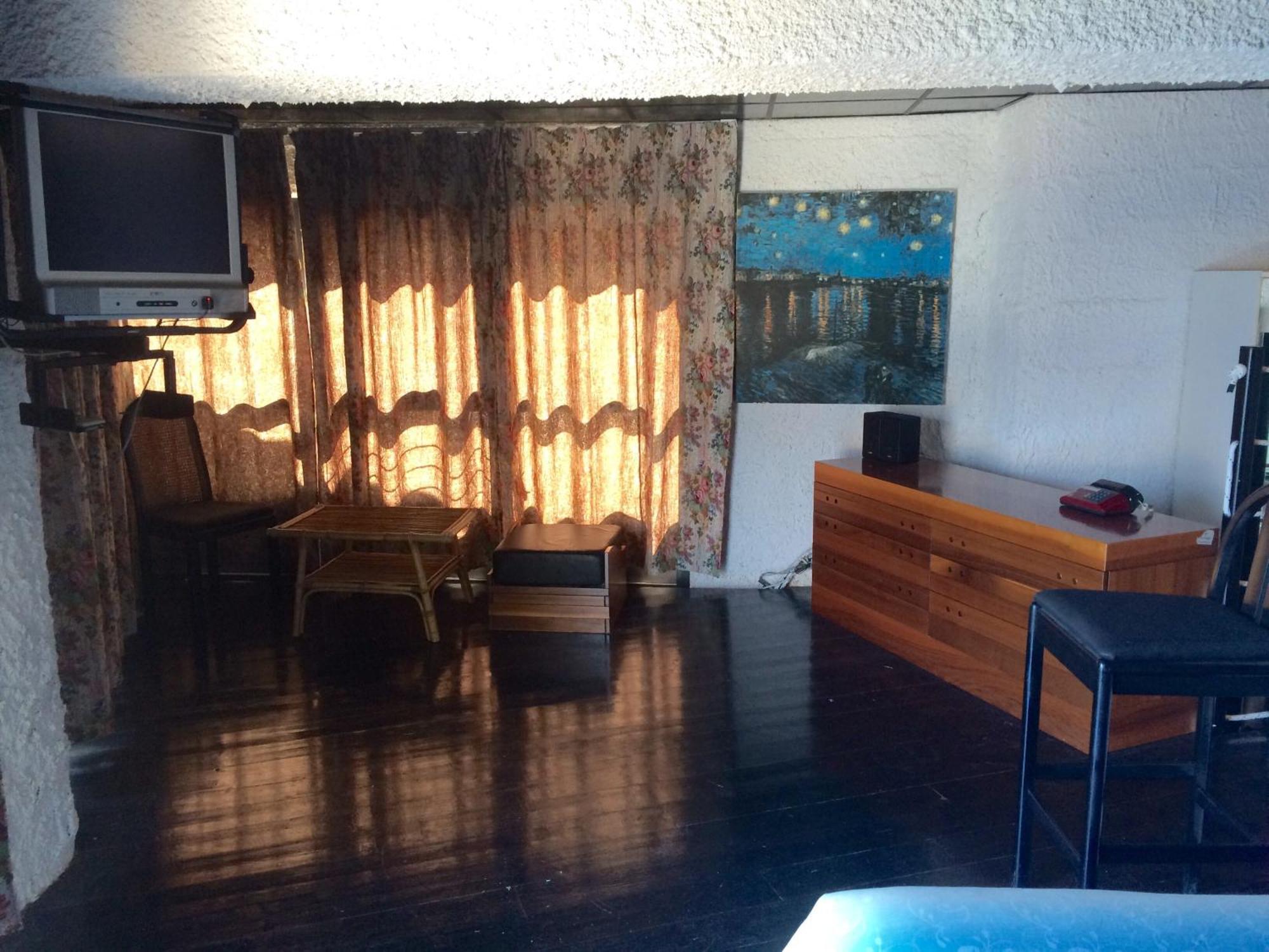 Excelsior Apartment *